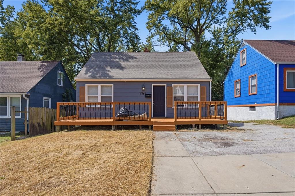5746 College Avenue, Kansas City, MO 64130