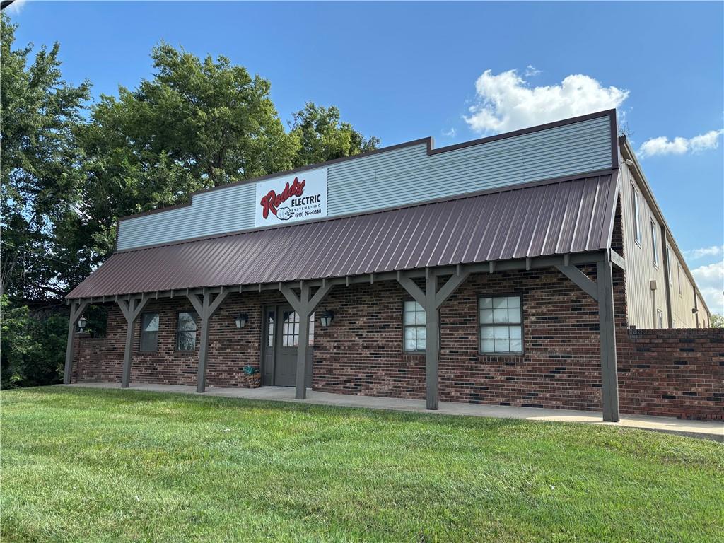 15385 US 169 Highway, Olathe, KS 66062