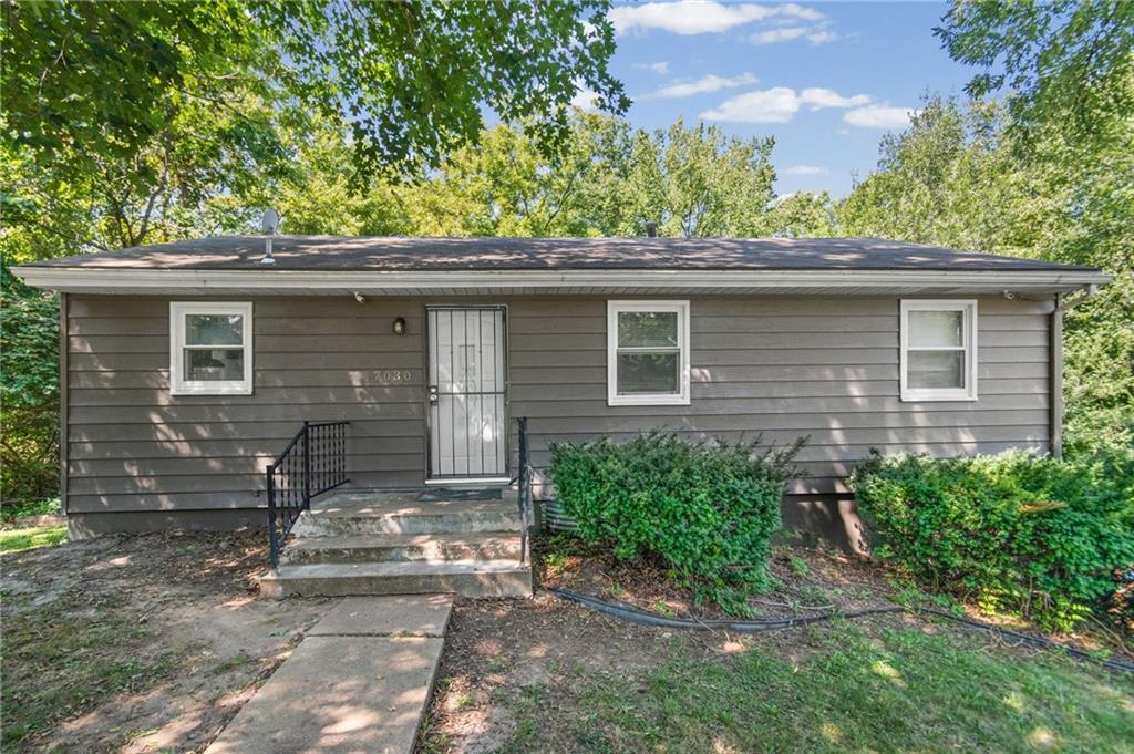 7030 MANCHESTER Avenue, Kansas City, MO 64133