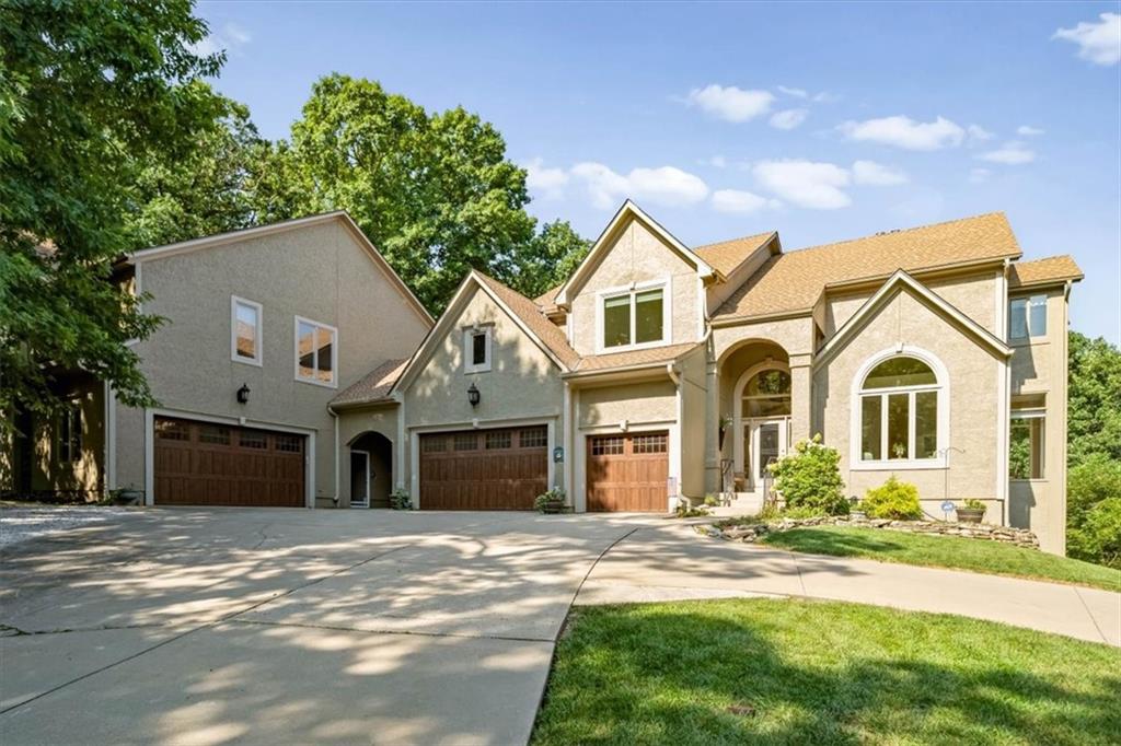 708 S 102 Street, Edwardsville, KS 66111