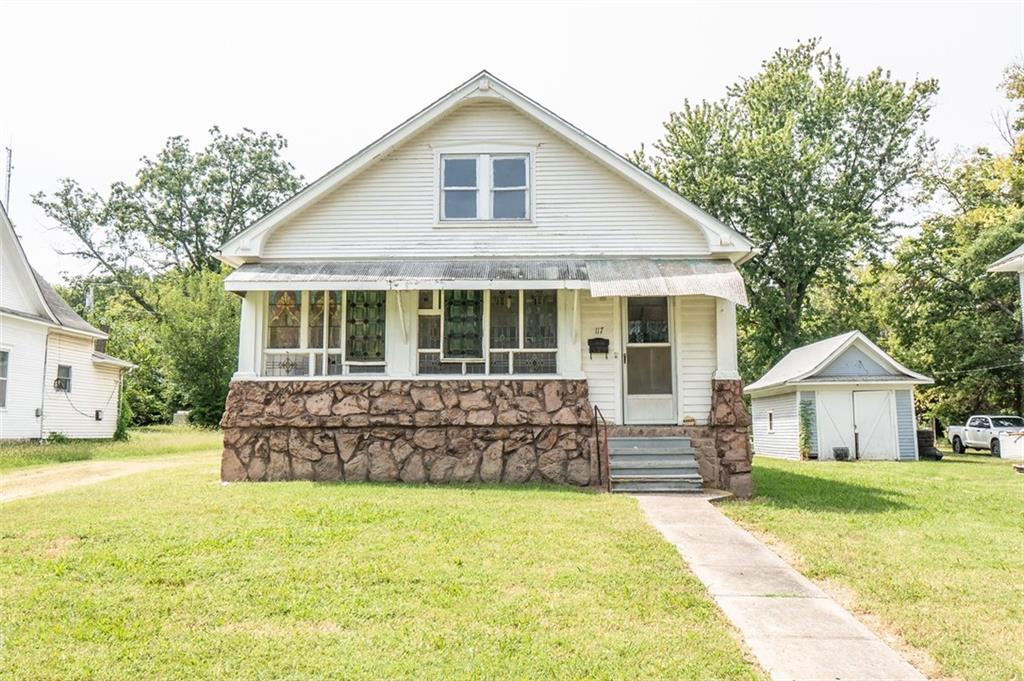 117 S 8th Street, Fredonia, KS 66736