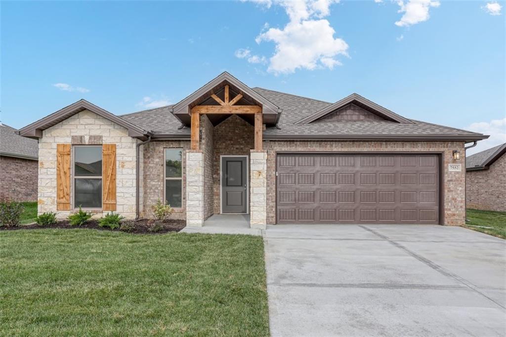 18450 W 195 Street, Spring Hill, KS