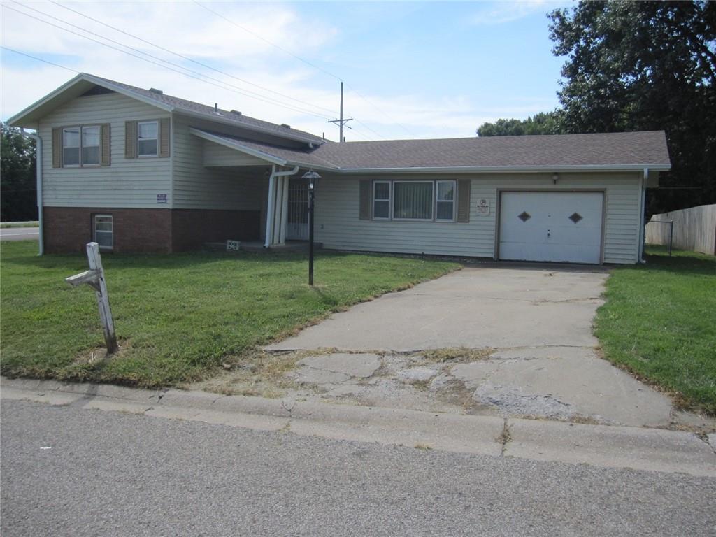 3306 Jennifer Lane, Country Club, MO 64505