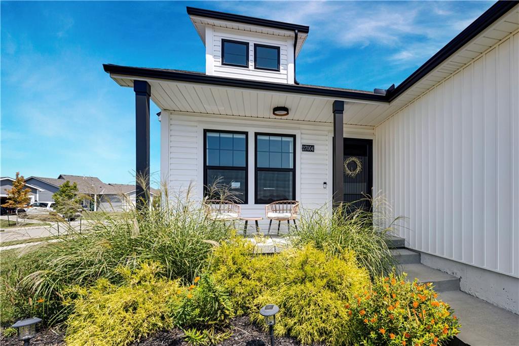 27004 E Dogwood Lane, Lee's Summit, MO 64086