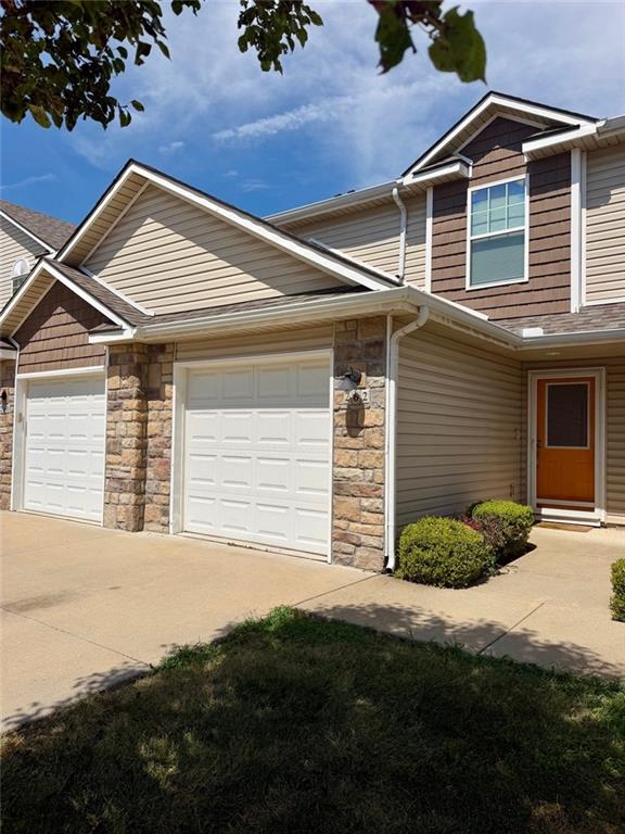 262 N POINTE Lane, Raymore, MO 64083