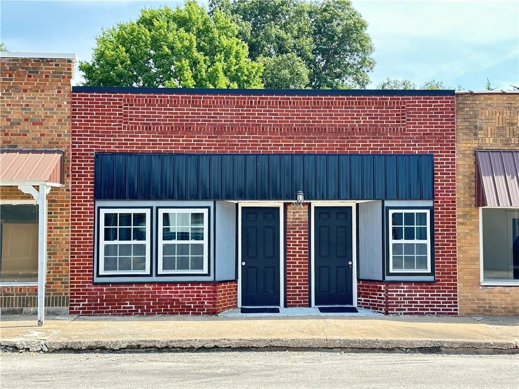 203 NE 2nd Street, Hardin, MO 64035