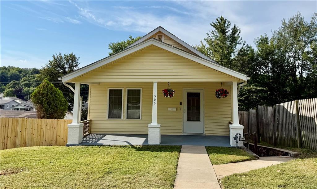 1506 6th Avenue, St Joseph, MO 64505