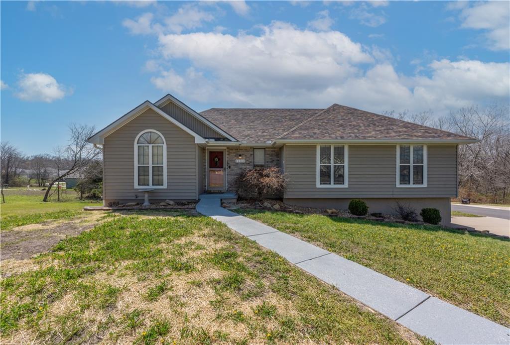 1208 Jennies Drive, Warrensburg, MO 64093