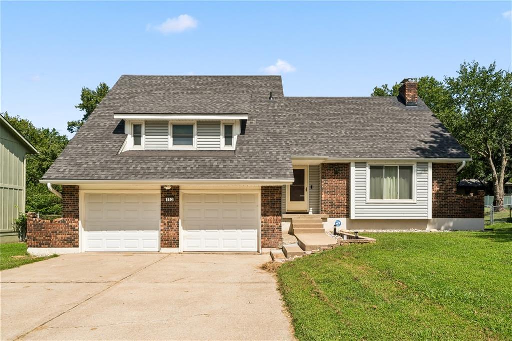 113 SE Mount Vernon Drive, Blue Springs, MO 64014