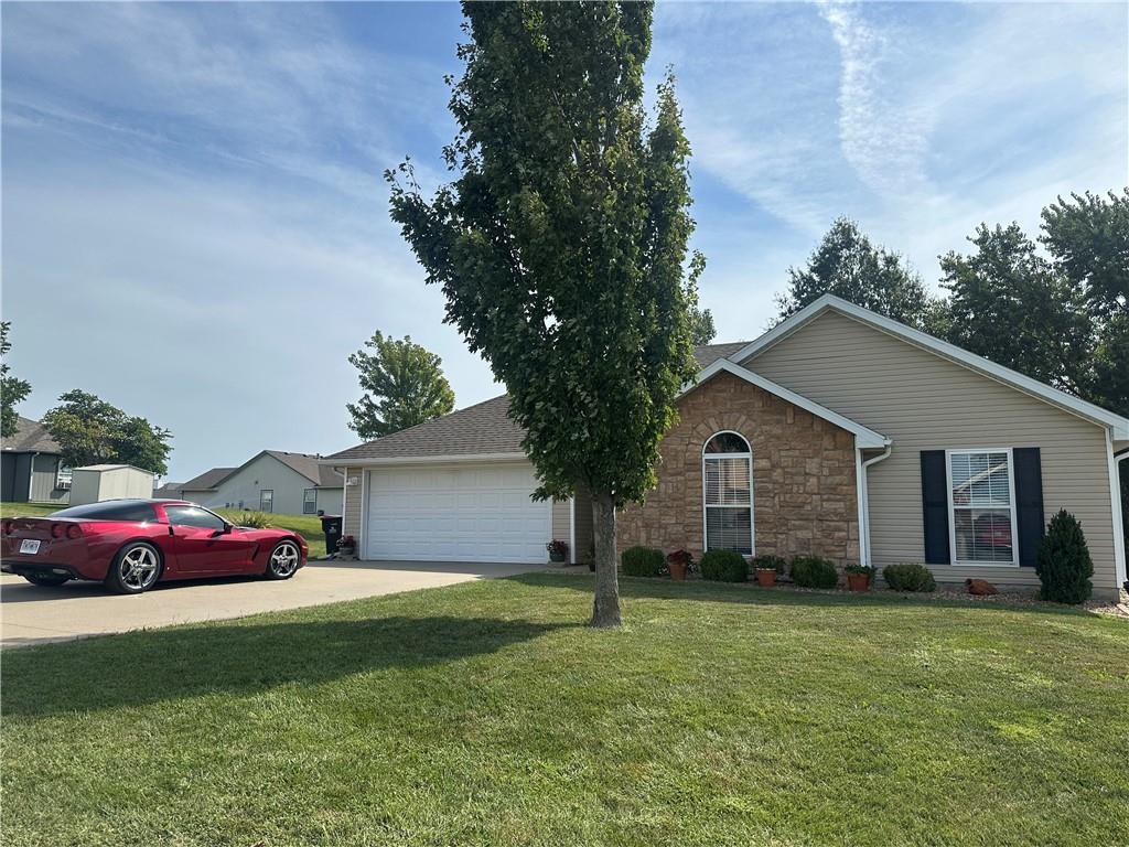 1210 Fox Ridge Drive, Warrensburg, MO 64093