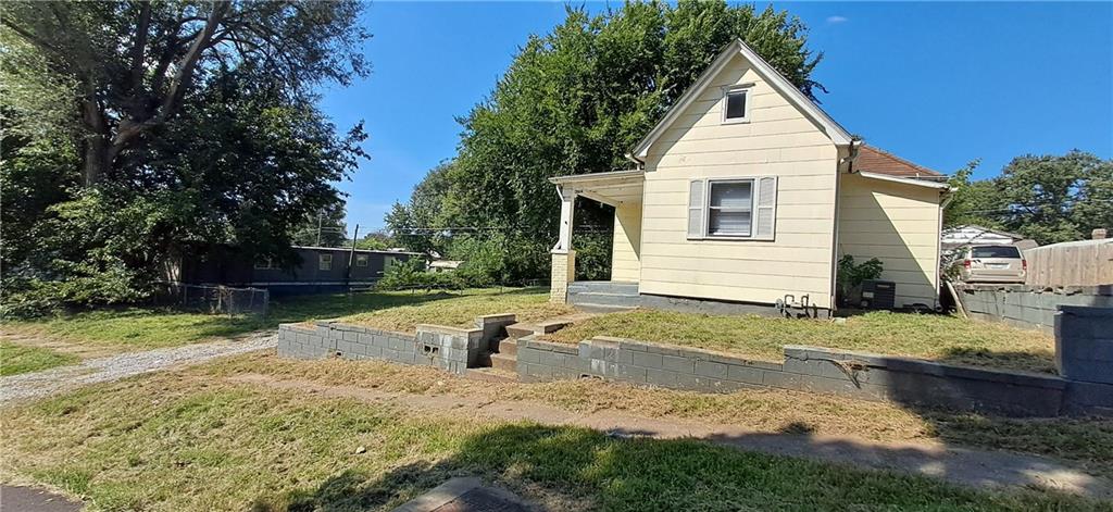 2614 S 19th Street, St Joseph, MO 64503