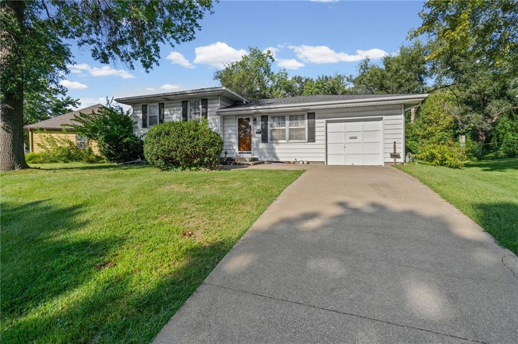 7426 Stearns Street, Shawnee, KS 66203