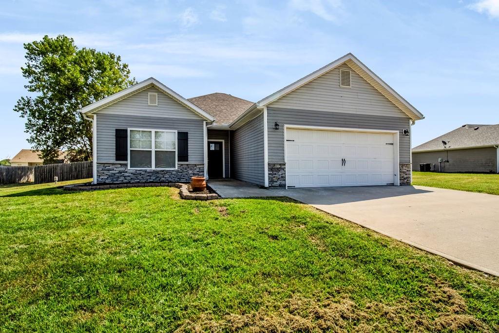 395 SE 971 Road, Knob Noster, MO 65336