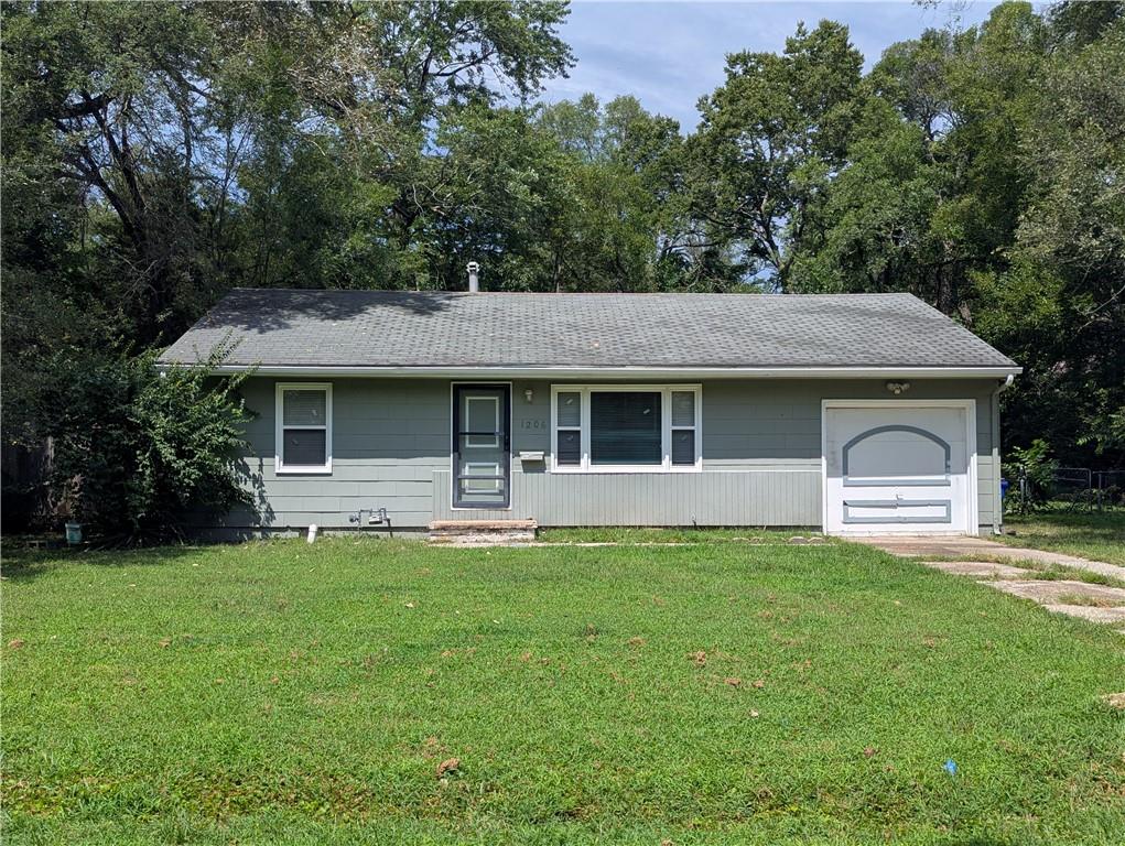 1206 E 134th Street, Grandview, MO 64030