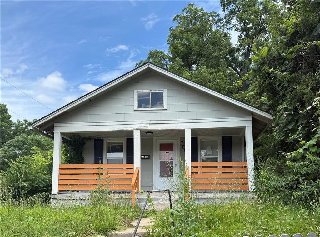 7001 S Benton Avenue, Kansas City, MO 64132