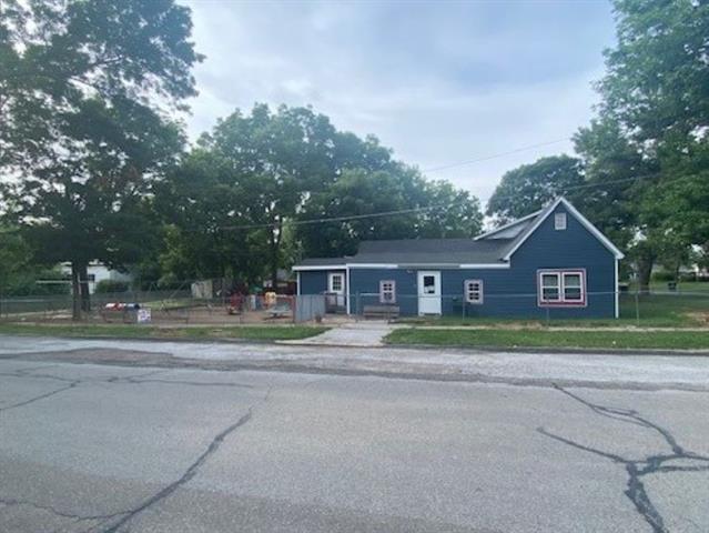 107 E Fields Boulevard, El Dorado Springs, MO 64744