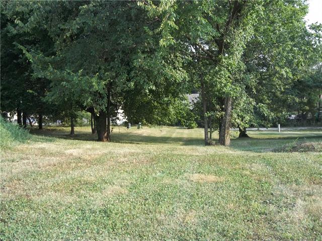 906 Ingleside Drive, Pleasant Hill, MO 64080