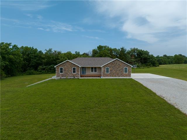 36301 S Flat Road, Green Ridge, MO 65332